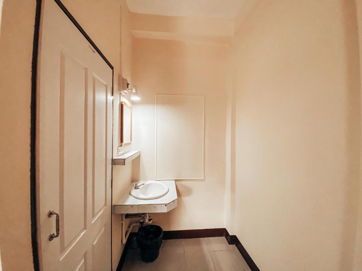 The Shire Guesthouse チエンマイ エクステリア 写真