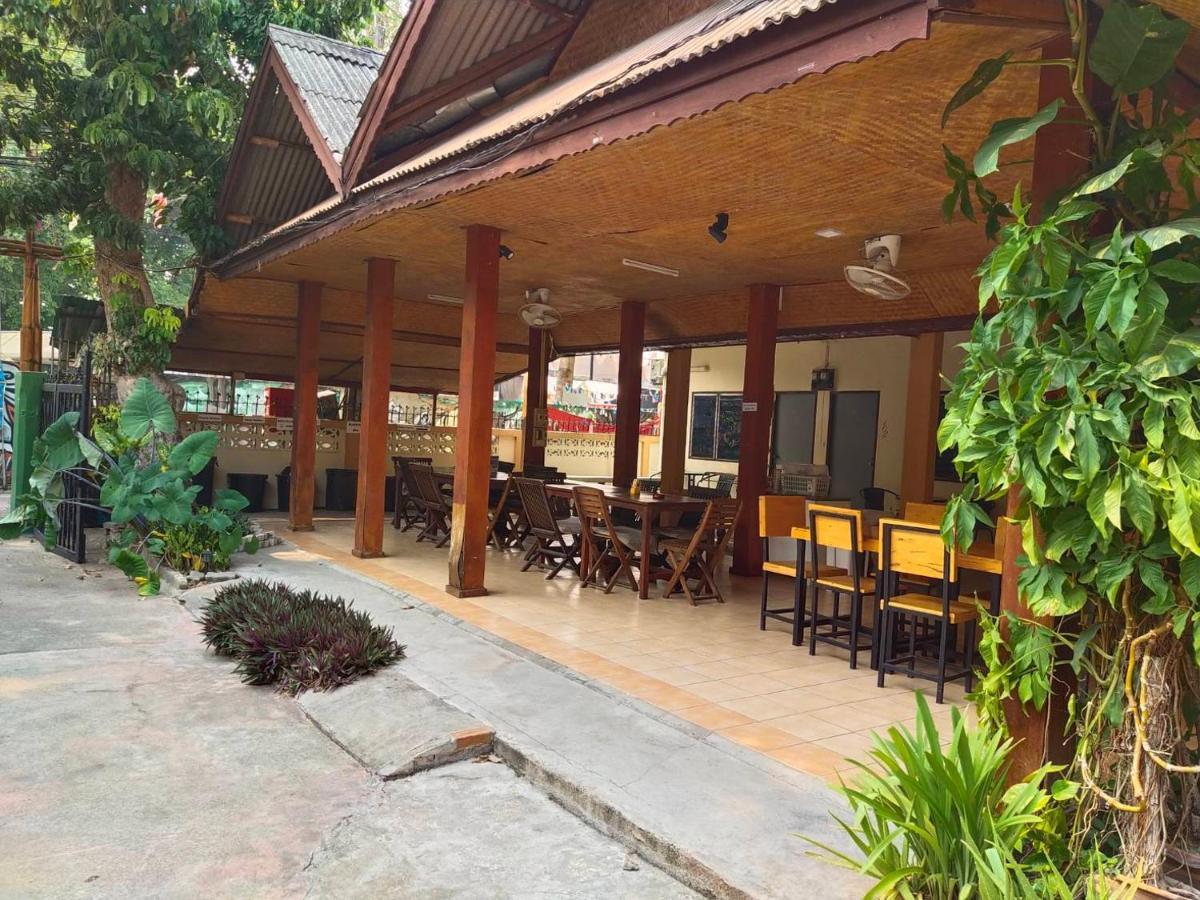 The Shire Guesthouse チエンマイ エクステリア 写真